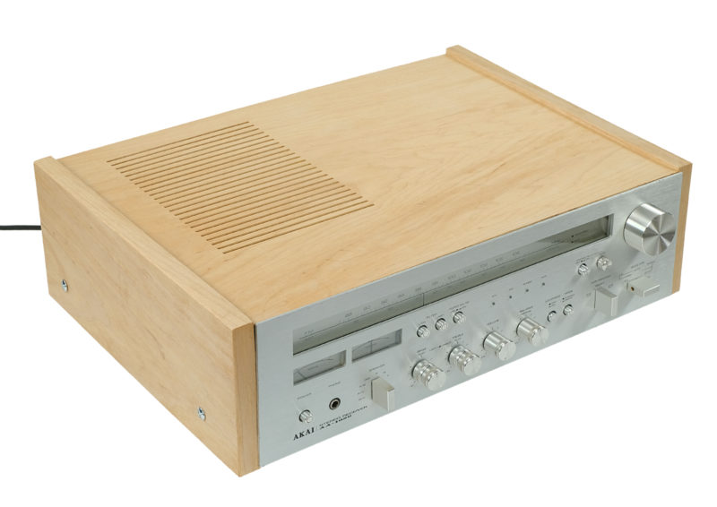 Amplituner Akai AA 1050. HI-FI Stereo. Classic Vintage. Completely revitalized. Amplituner Akai AA 1050