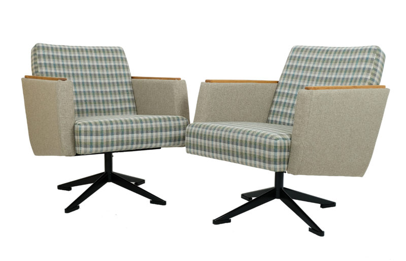 Swivel club armchair from the PRL era. Fully revitalized. Price per item. armchair after renovation