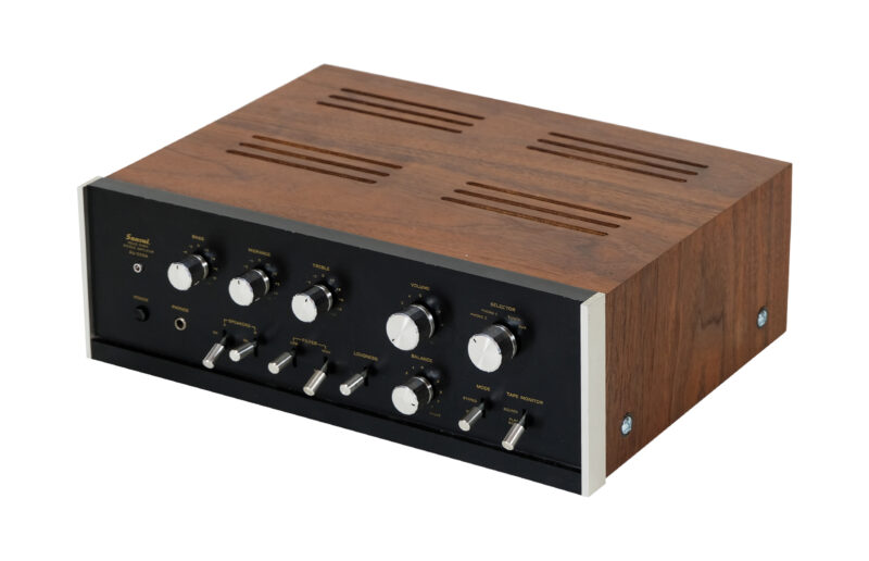 Wzmacniacz Sansui AU-555A . Po całkowitej renowacji. Classic Vintage. Sansui AU-555A, audio vintage