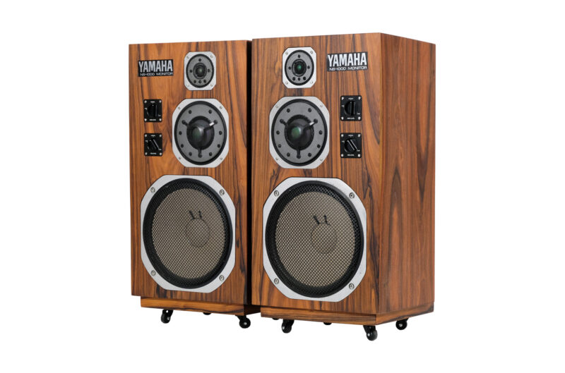 Mobile speakers platform, audio vintage